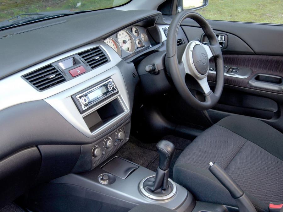  Mitsubishi Lancer 2003 года  (UK) (фото 3 из 7)